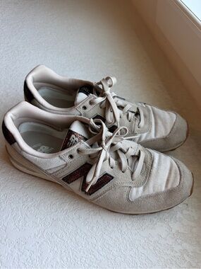 New Balance Women’s Beige and Brown Accent Sneakers